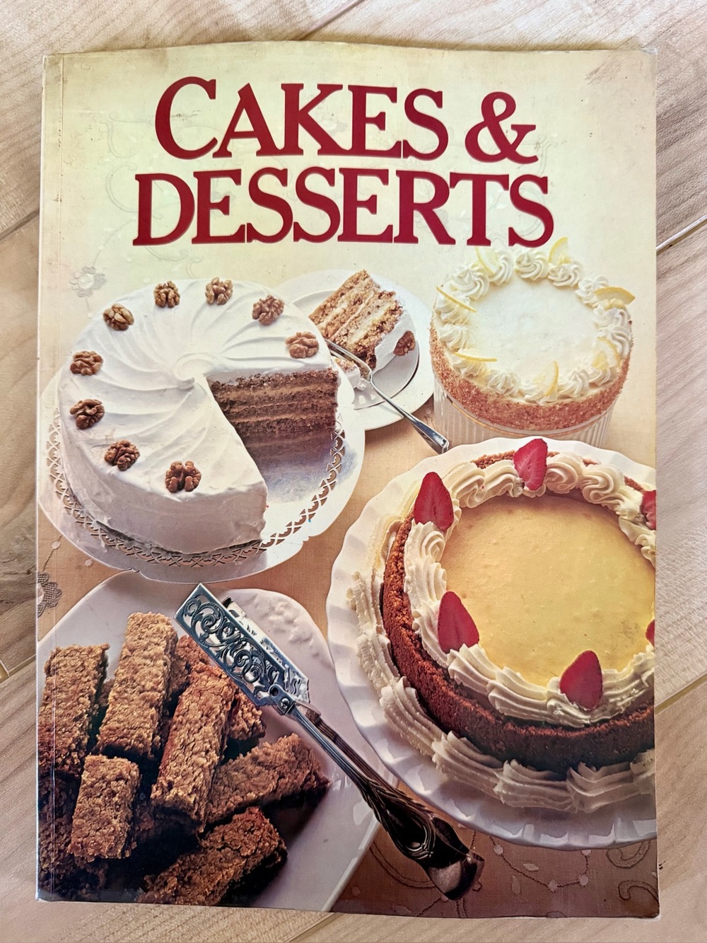 Vintage Cakes & Desserts cookbook